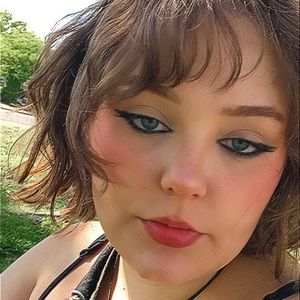 Meet your Posher, Lily